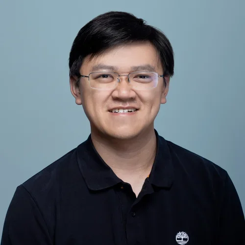 guowen shao profile on a light bluish gray background