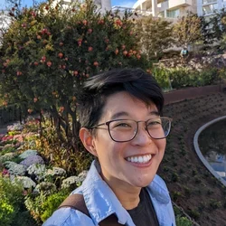 Headshot of Andie Gong